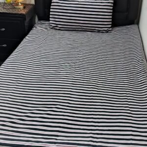 Lines Printed Bedsheet Set - 4 pcs